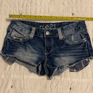 Rue 21 size 3/4 denim shorts EUC